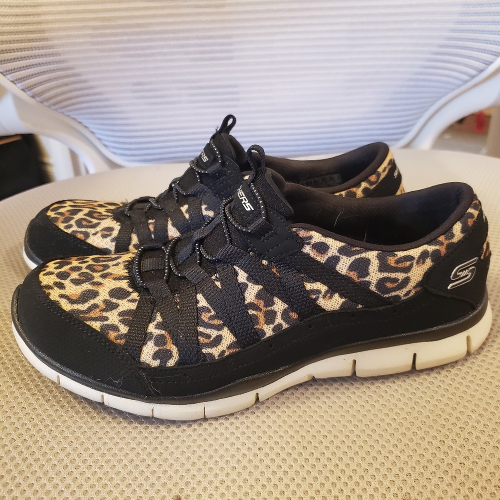 Memory foam sneakers